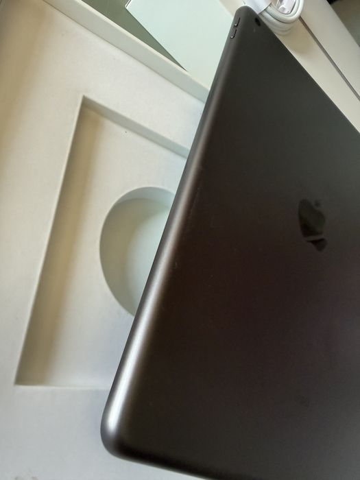 Apple iPad 10.2” 8a Geração 2020