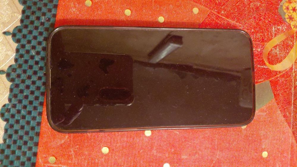 iPhone( Lock )рабочий на запчасти