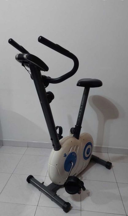 Bicicleta estática Newfit treino / musculação / exercício físico