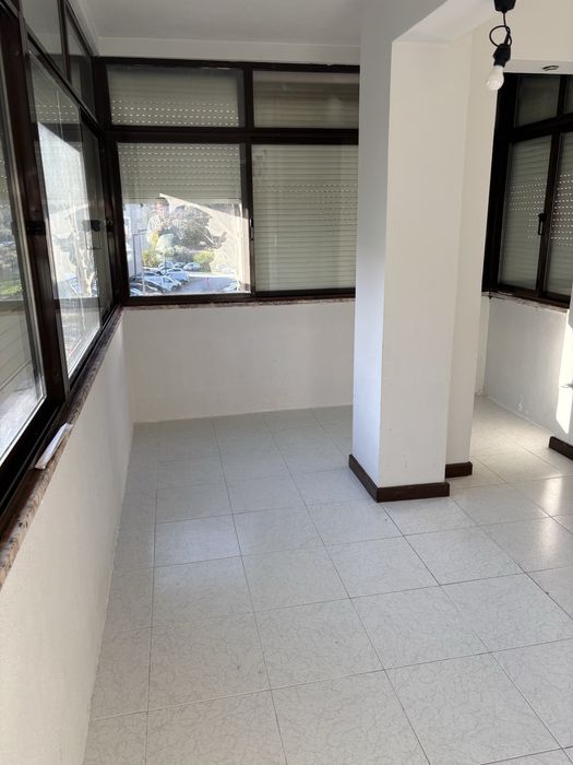 T2 com boas areas e vista desafogada