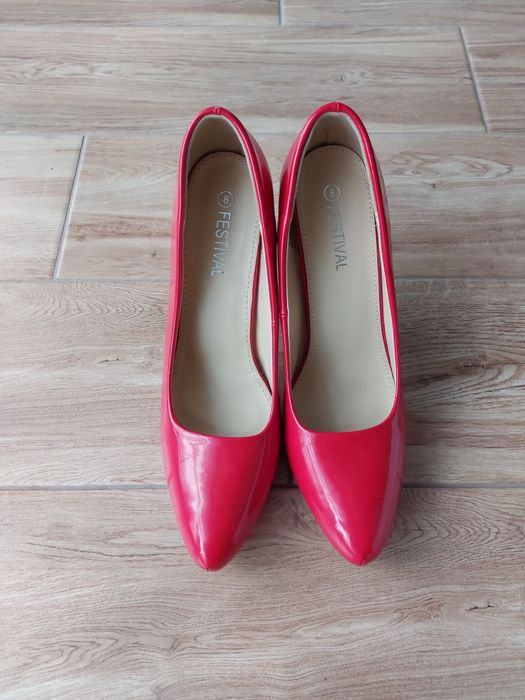 Szpilki czerwone roz 39