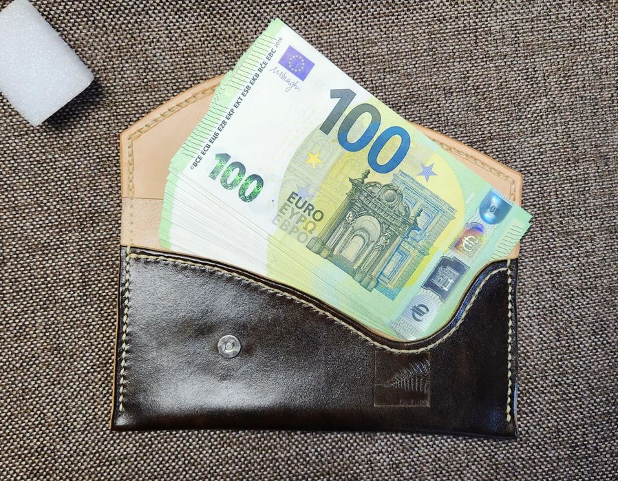 Шкіряний гаманець конверт для грошей  ручної роботи