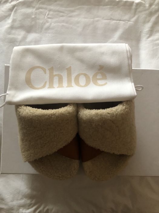 Beżowe klapki Chloe