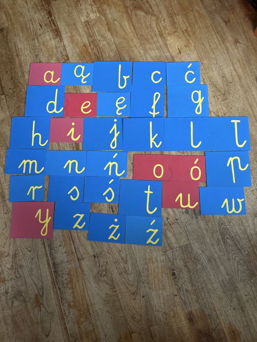 Szorstki Alfabet montessori
