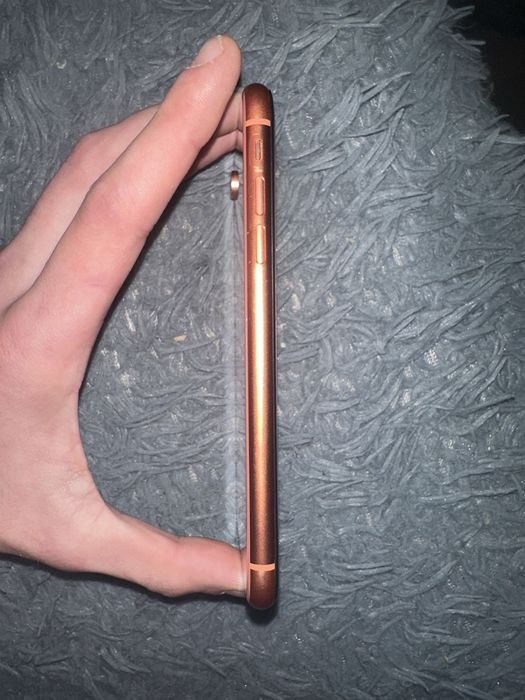 Продам IPhone Xr