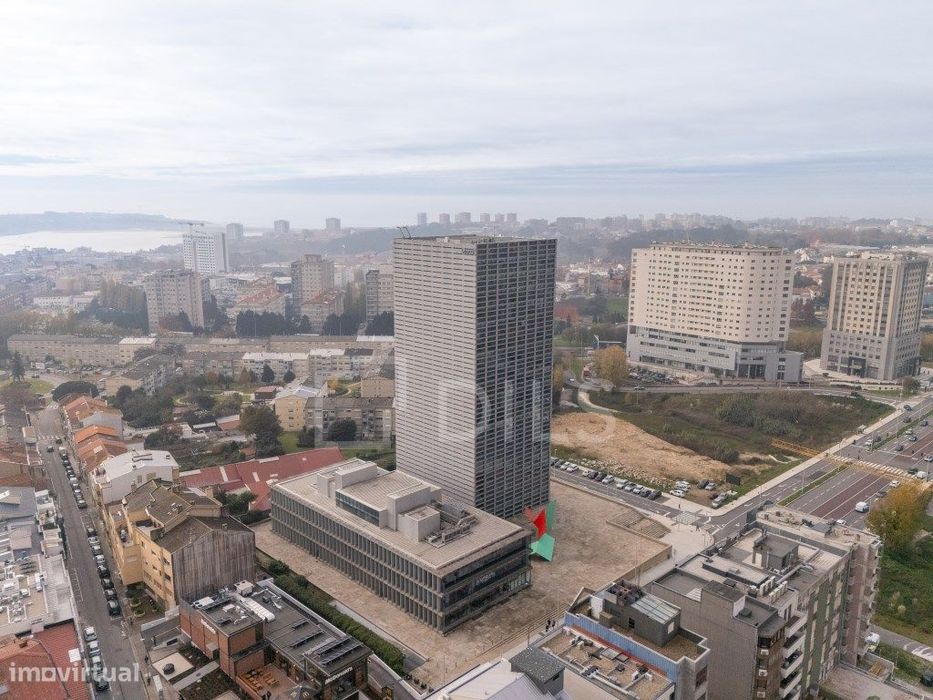 Escritório para arrendar - edifício Burgo Centro, no Porto