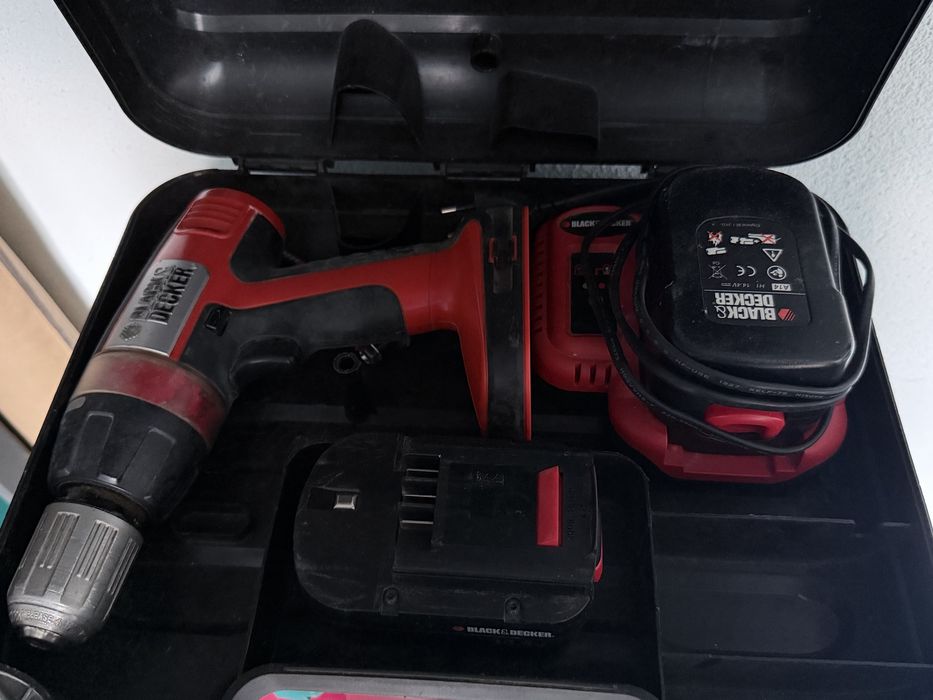 Berbequim/Aparafusadora Black+Decker a Bateria + 2 Baterias + Mala