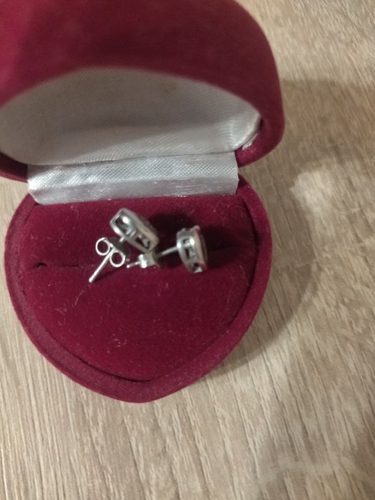 Piękne serca kolczyki z cyrkoniami stan nowe