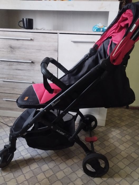 Продам коляску фірми joy в хорошому стані є один нюанс видно на фото