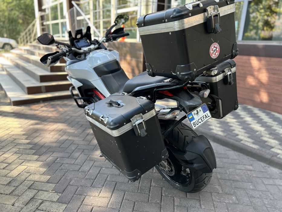 Мотоцикл Ducati Multistrada 1200S 2015 рік