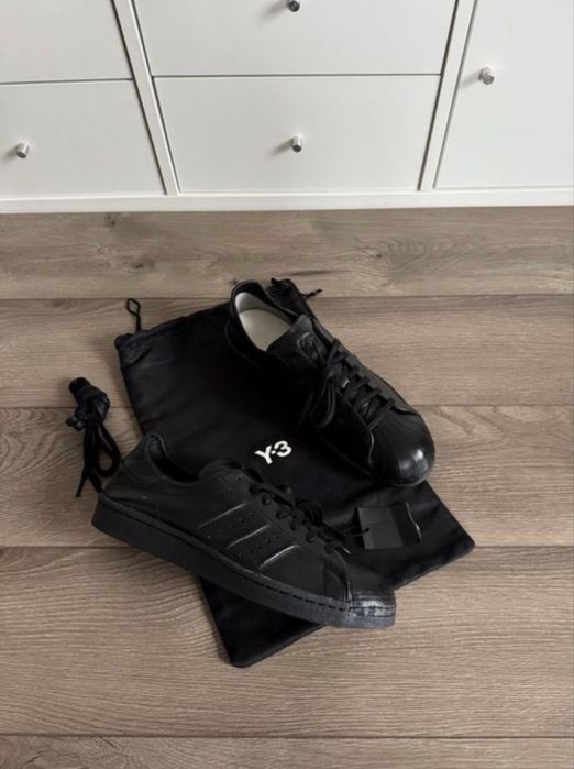 Продаю оригинальные кроссовки Y-3 Superstar (Black/Black/Black).