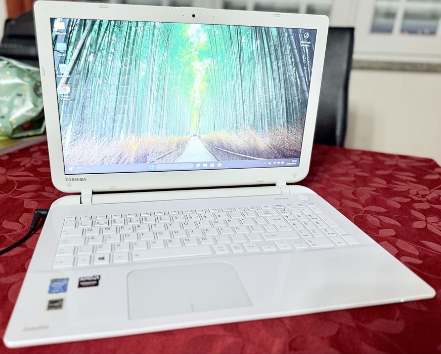 Portatil Toshiba L50-B I5 com Radeon