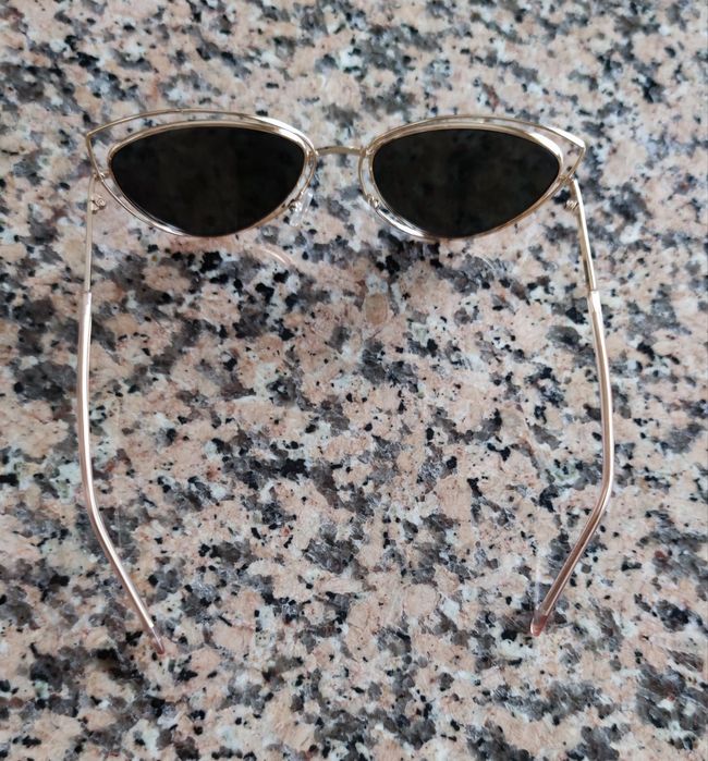 Óculos de sol dourados (Novos)