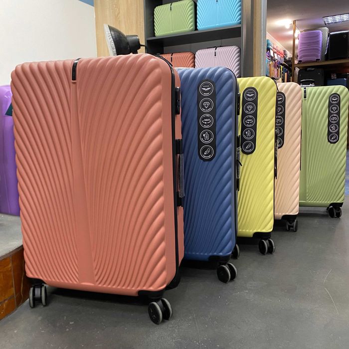 Валіза, чемодан Wings | РОЗПРОДАЖ! Міцний пластик, Польща (В18)