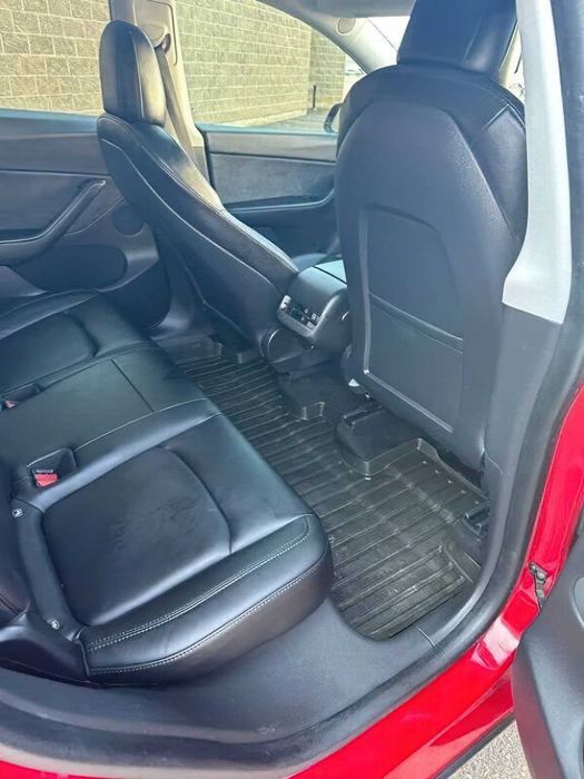 Tesla Model Y Long Range      2021
