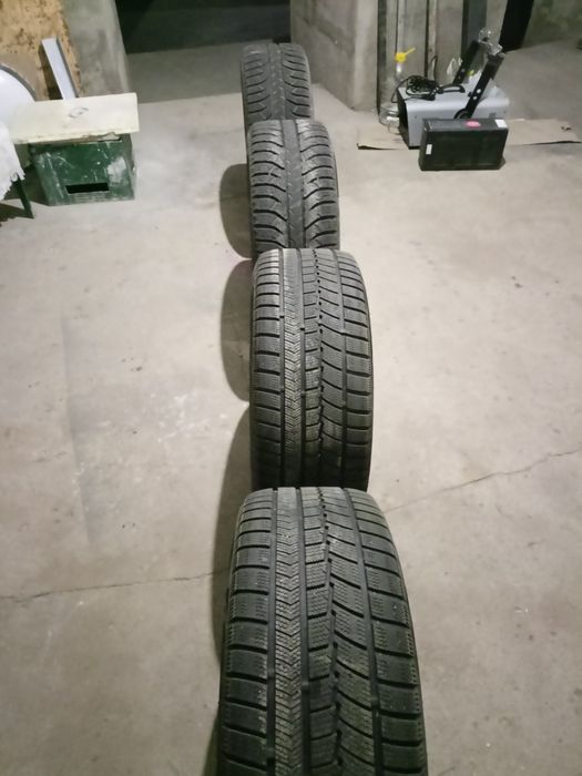 Продам зимові шини з дисками