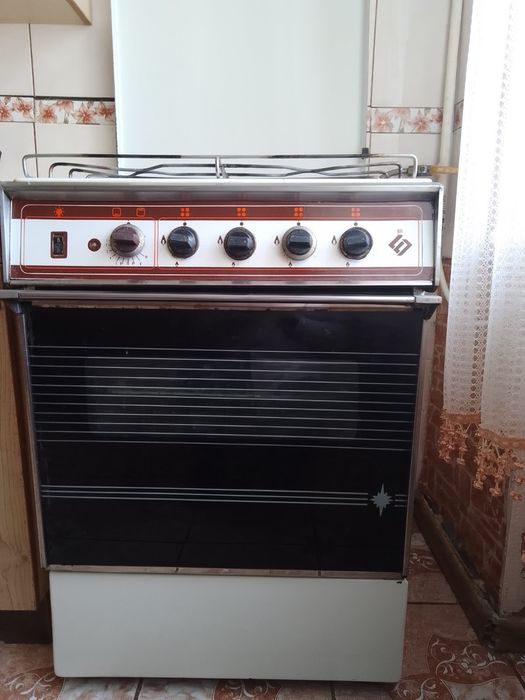 Продам газову плиту