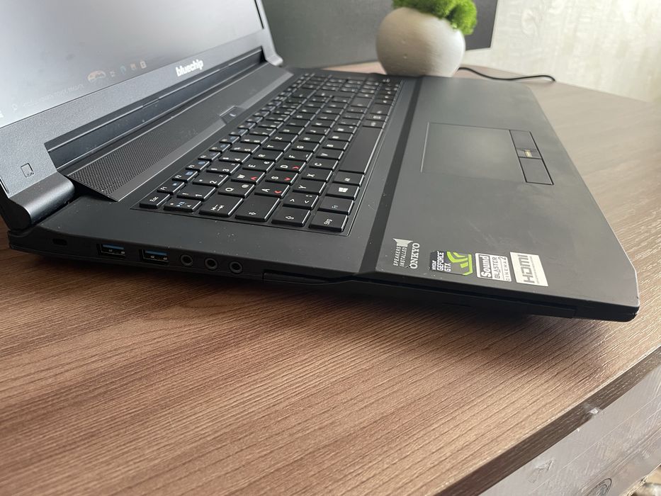 Игровой большой ноутбук/i7-6700HQ/8 GB/ SSD/GeForce GTX 960 2GB