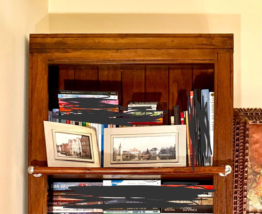 Estante original em madeira com gavetas e escada