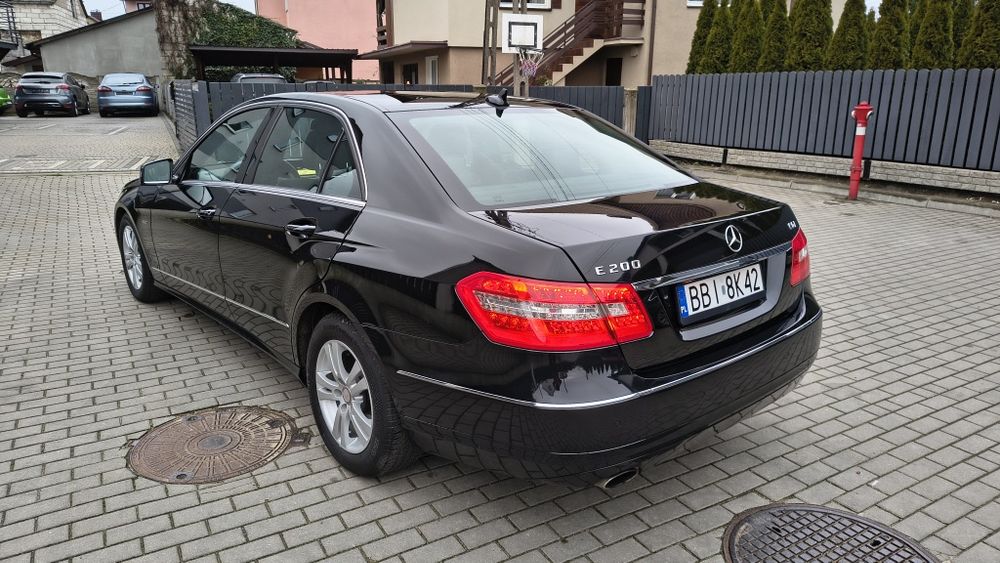Mercedes E-klasa, E200 benzyna, Avantgarde, automat, 2xkola,