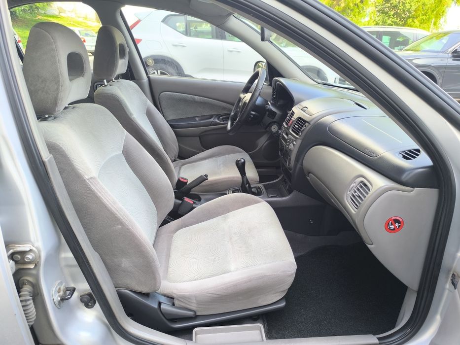 Nissan Almera 1.5 Gasolina e GPL Ar Condicionado a Funcionar