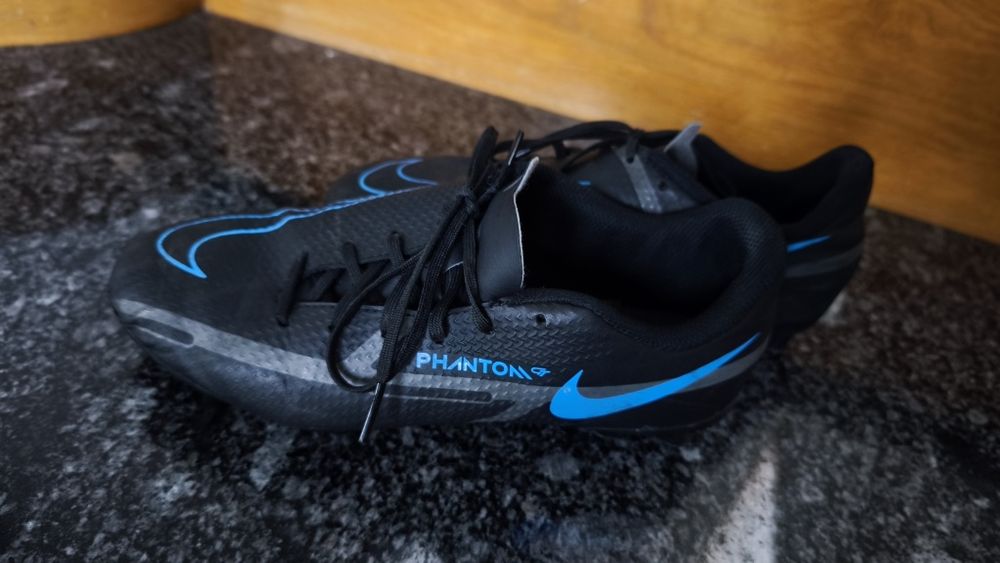 Chuteiras Phantom tamanho 38