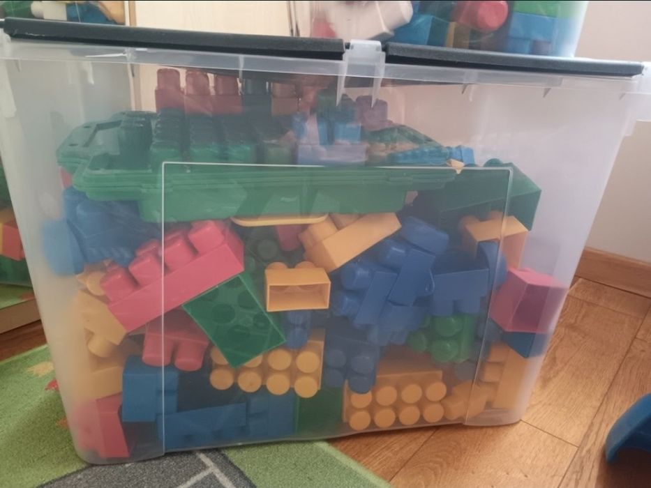 Stolik Mega Block plus klocki