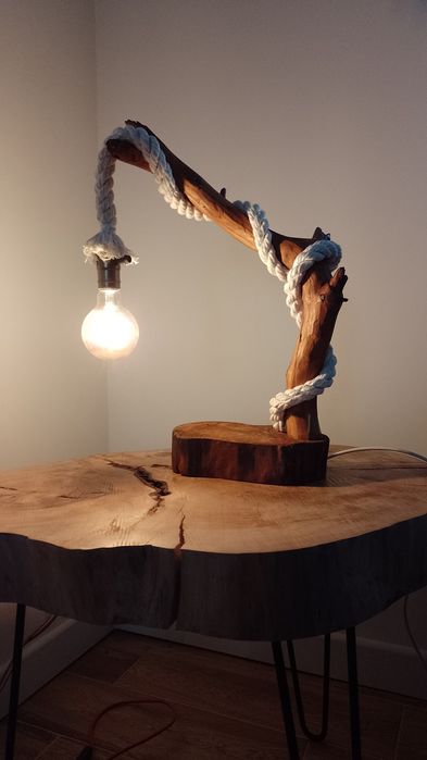 Lampy z drewna ręcznie robione