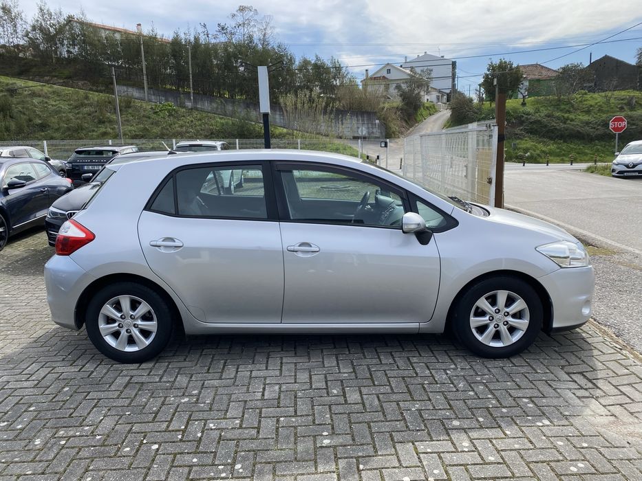 Toyota Auris D-4D + Excelente Estado!