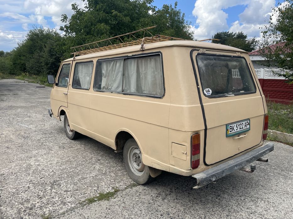 Автомобіль РАФ 2203