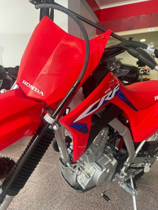 Honda CRF 125 2024 - Rigorosamente Nova, Nunca usada, com Arranque Elétrico