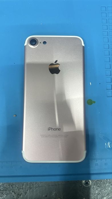 Продам корпус від iPhone 7
