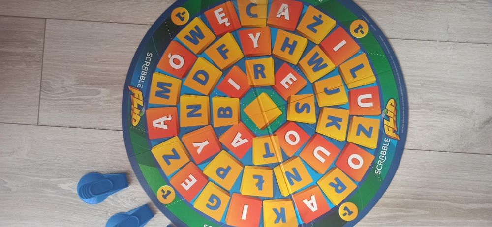 Scrabble Flip stan bardzo dobry.