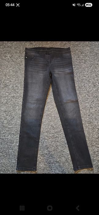 Damskie jeansy z gumką w pasie 40 L