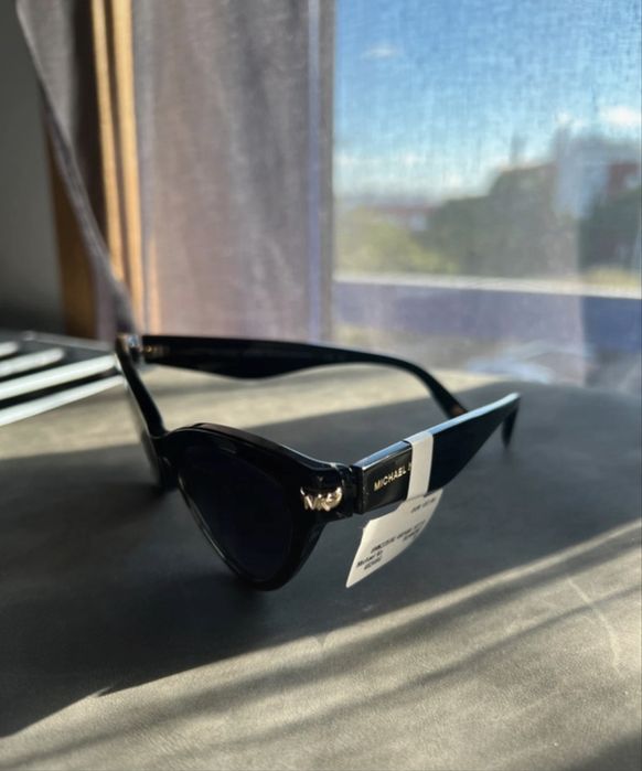 Óculos de sol Michael Kors pretos originais | modelo cat eye