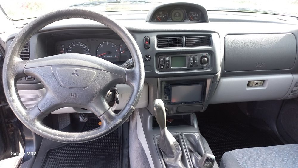Мітсубіси паджеро спорт 2.5 дізель 4×4