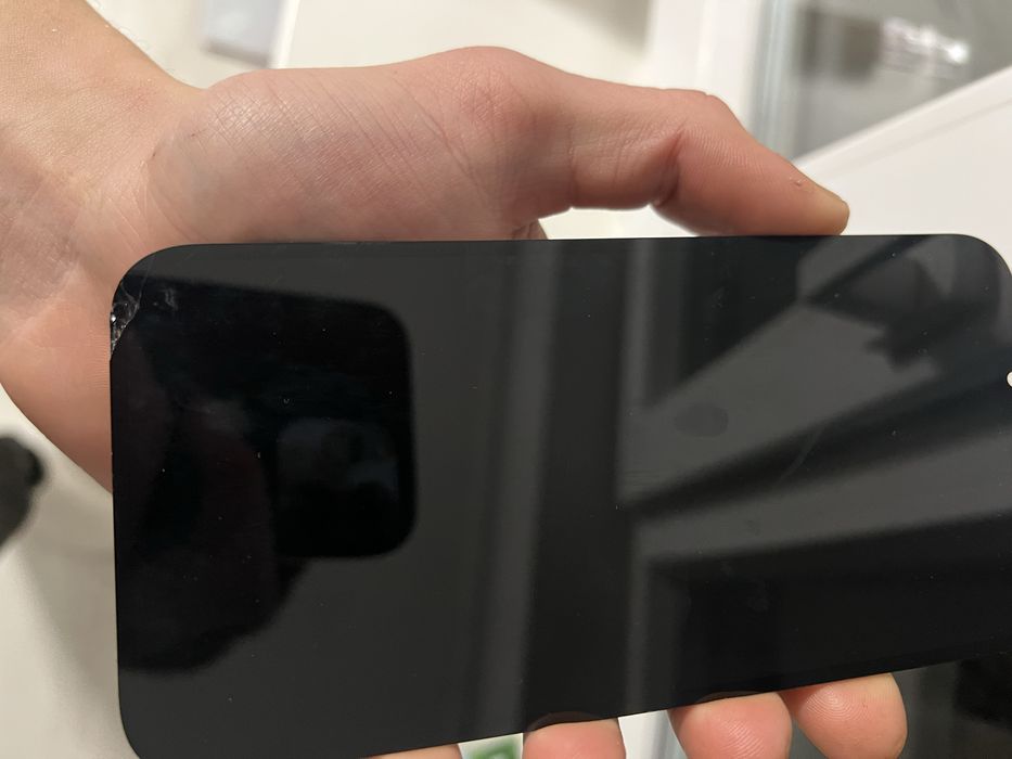 Продам оригінальний еран на iphone 13 pro max (з дифектом )