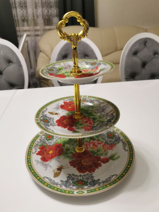 Трирівнева ваза для фруктів