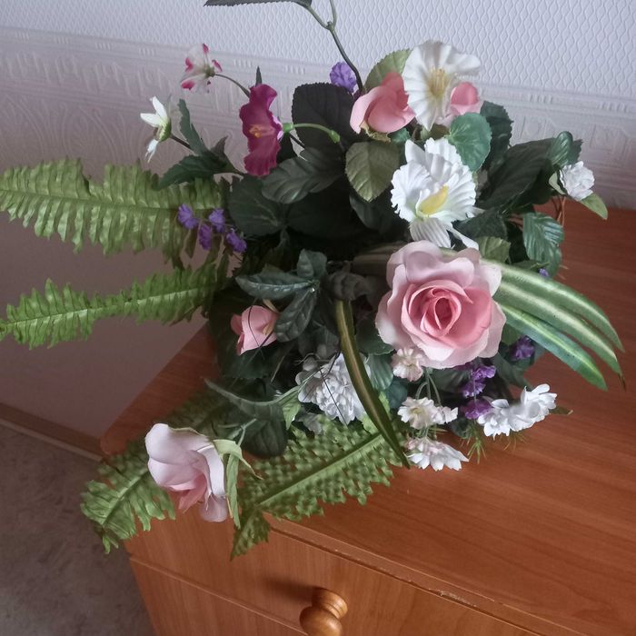 Искусственные цветы Букет роз в корзинке в ид.сост.,Харьков