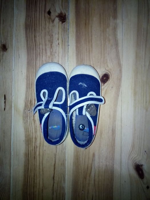 Тапочки,змінне взуття.