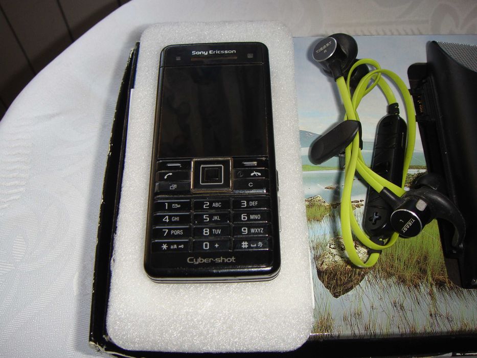 SONY - Eriksson ,,,  C- 902  Blac