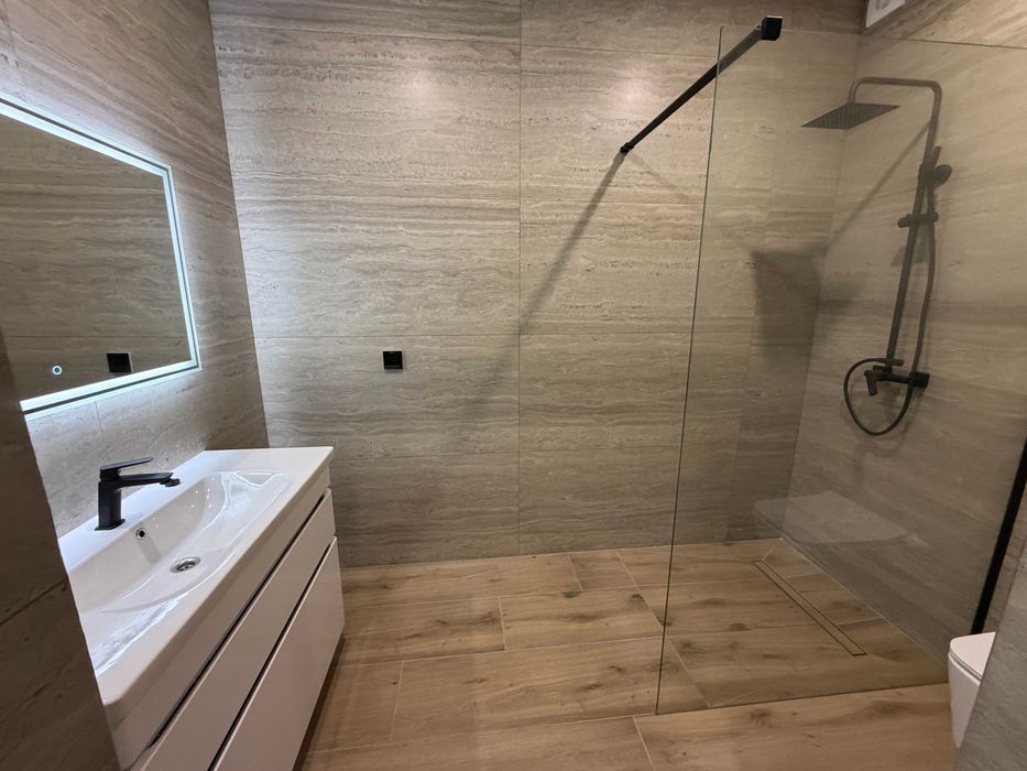 Шикарний будинок на 15 сотках, з ремонтом, з виходом в ліс! з підвалом