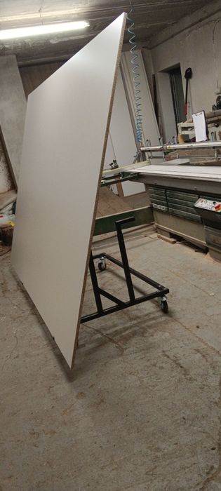 Wózek do transportu i załadunku płyt meblowych