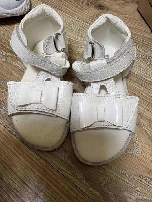 Босоніжки шкіряні 22 розмір нові