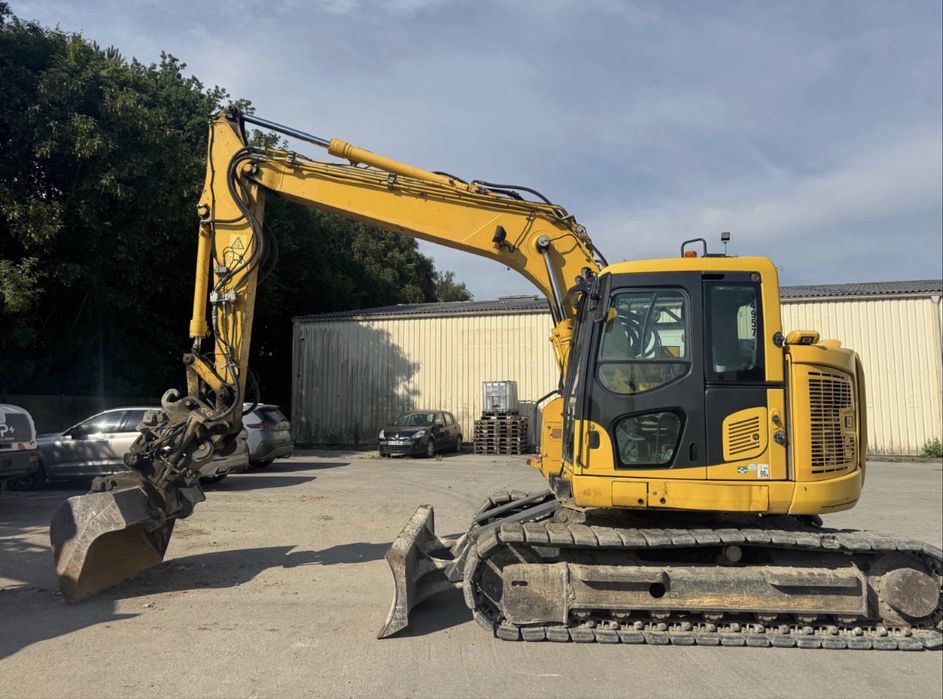 Giratoria komatsu de 2019