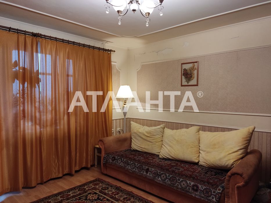 Продается квартира с видом на море.