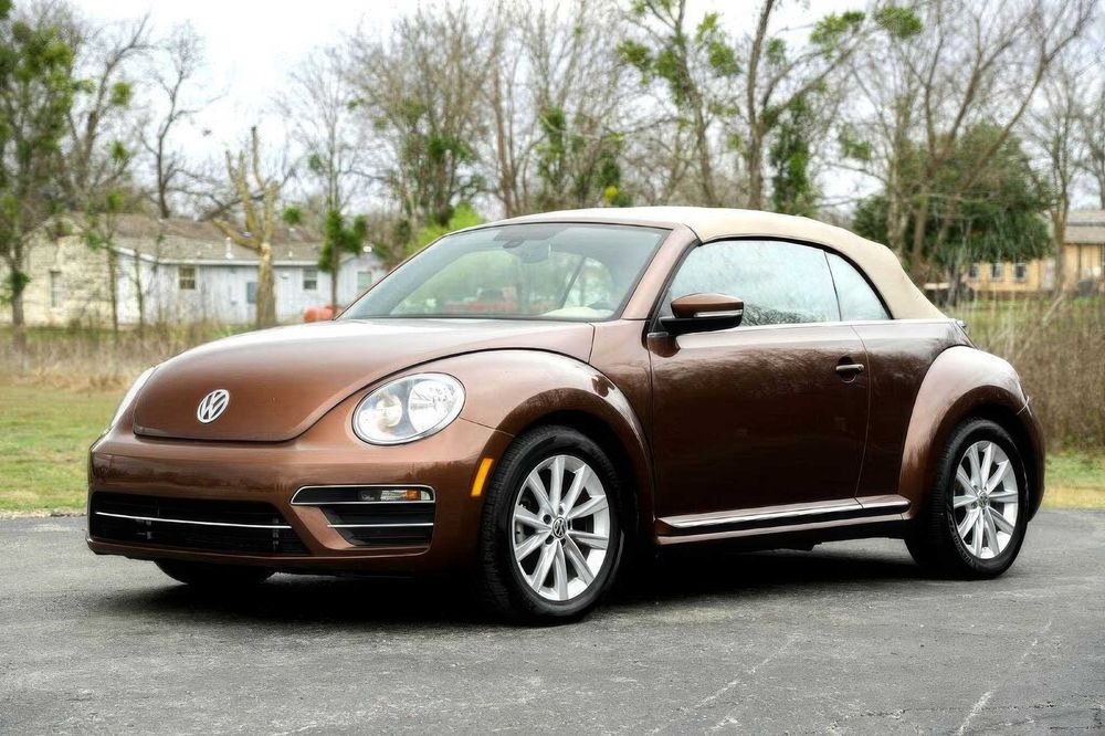 Volkswagen Beetle SE Convertible      2017
