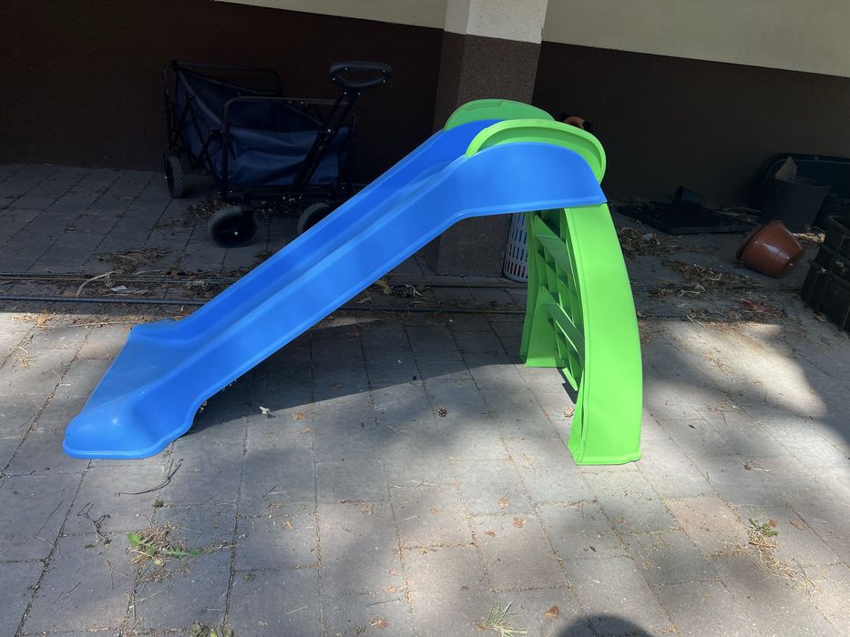 Zjeżdżalnia ogrodowa little tikes