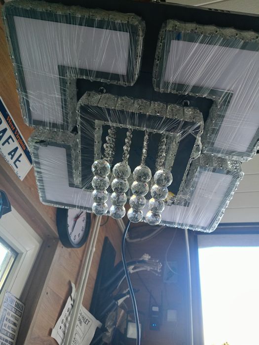 Lampa LED z pilotem