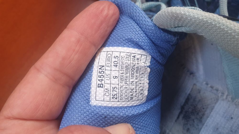 Кросівки  ASICS .   Оригінал.
